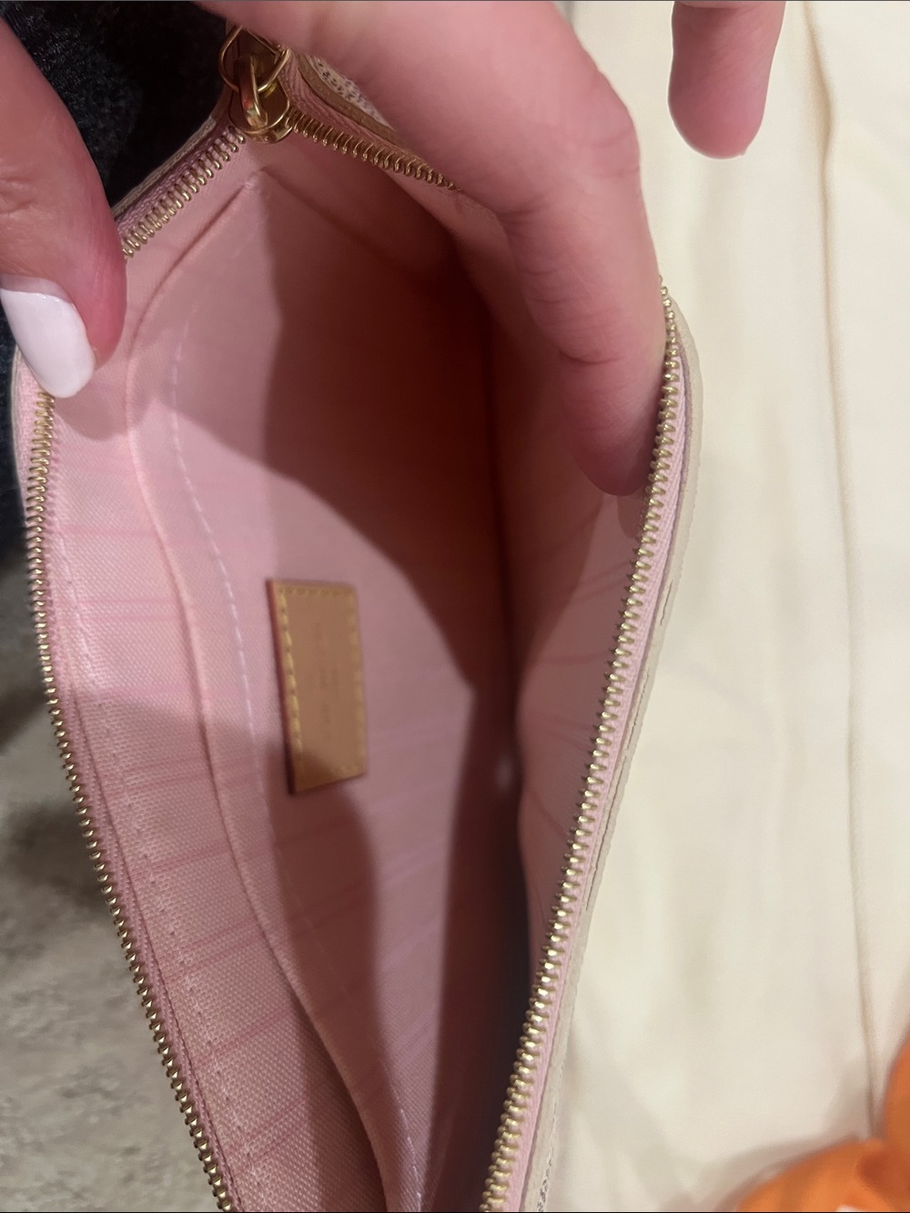 Authentic Louis Vuitton Damier Azur Tote with Pink Interior and Vachetta Trim - Picture 6 of 17